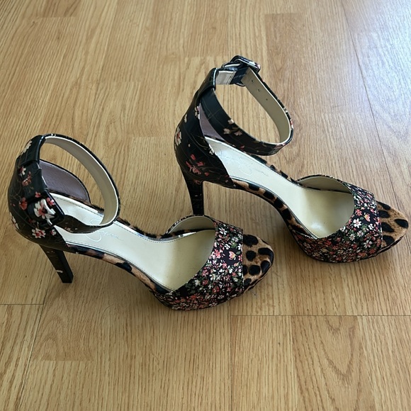 EUC Floral and Leopard Pattern - Picture 2 of 3